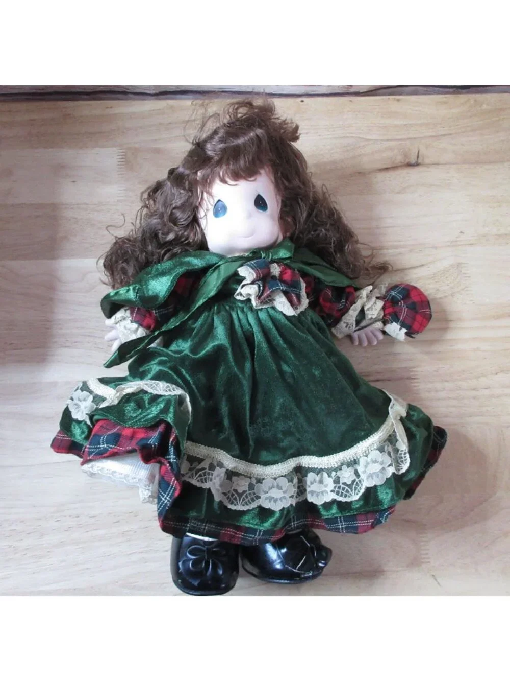 Precious Moments - Classic Dolls 16